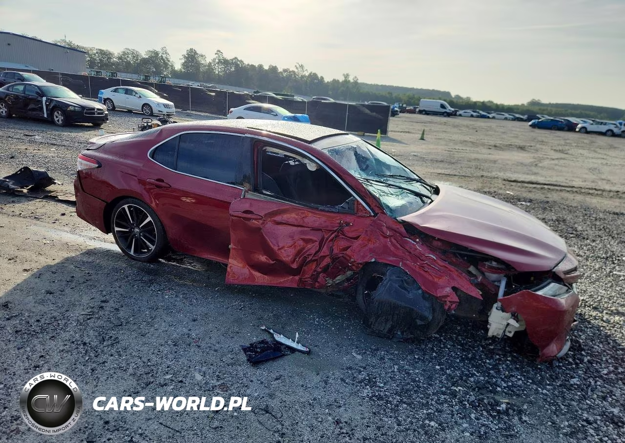 2018 Toyota Camry Xse VIN:4T1B61HK9JU640569 - 4