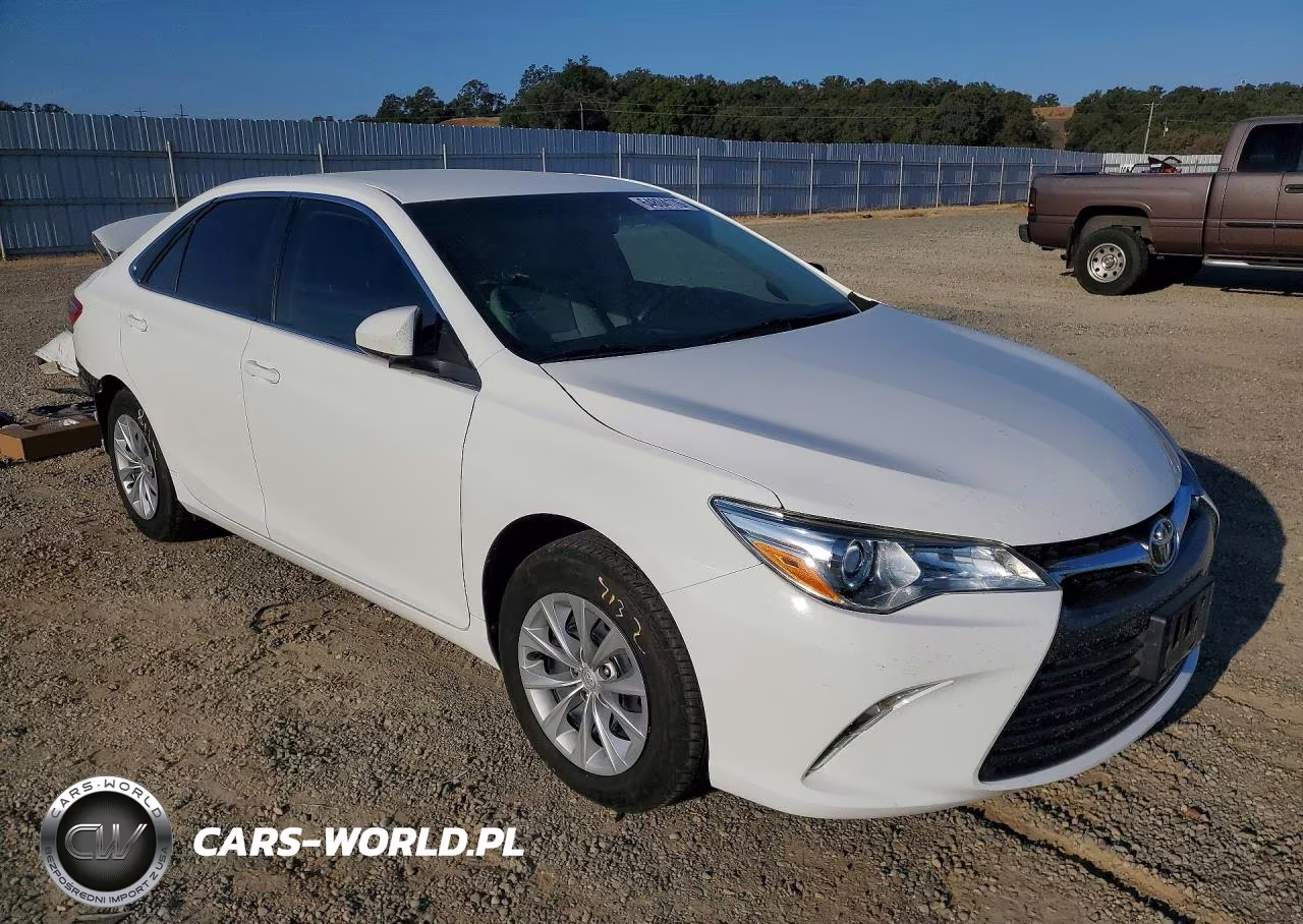 2016 Toyota Camry Le VIN:4T4BF1FK2GR570110 - 4