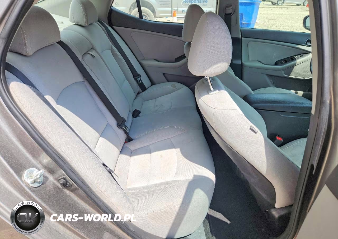 2015 Kia Optima Lx VIN:5XXGM4A76FG503352 - 10