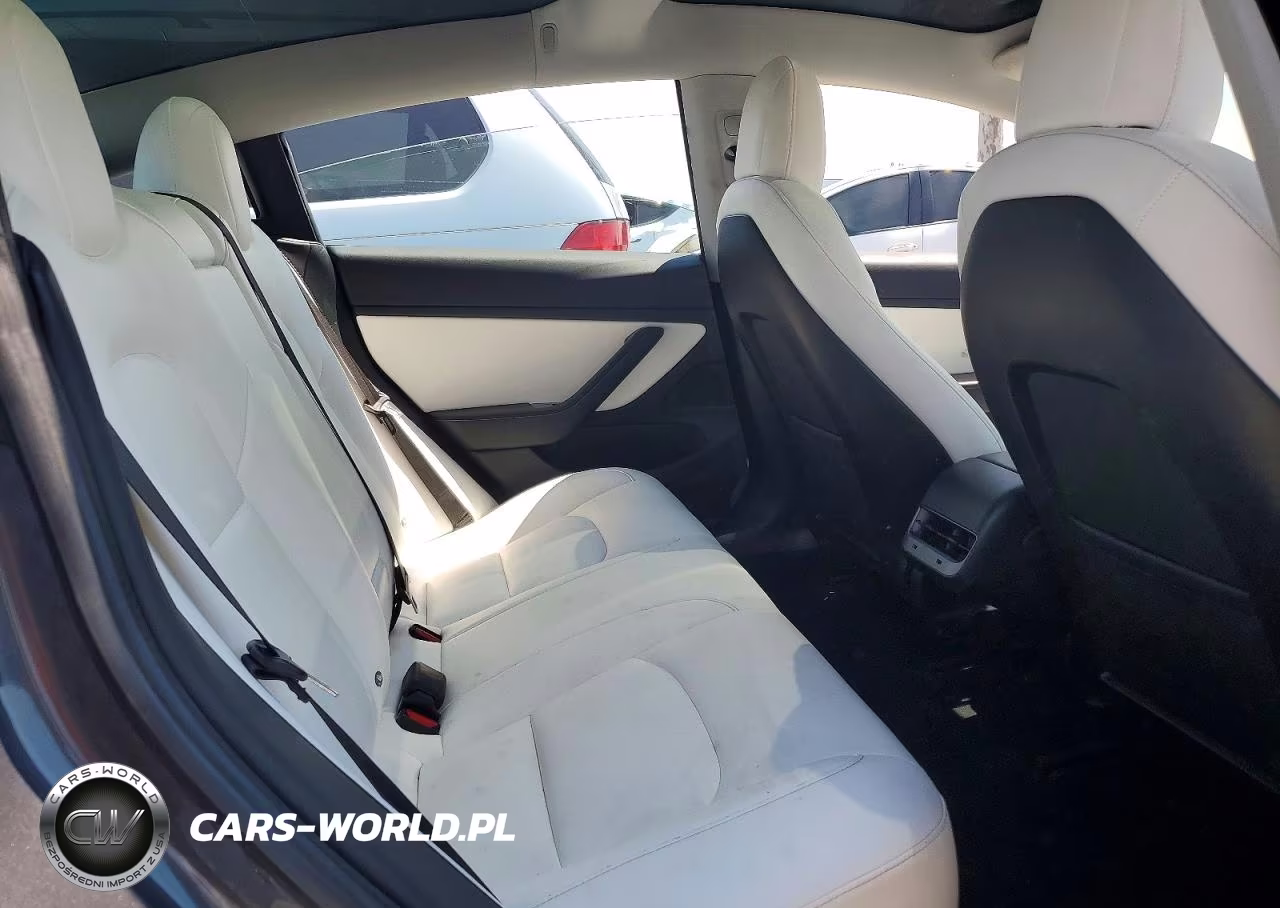 2018 Tesla Model 3 VIN:5YJ3E1EB8JF111848 - 10