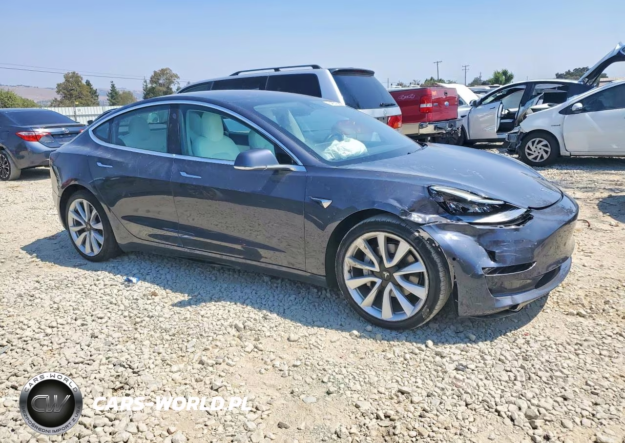 2018 Tesla Model 3 VIN:5YJ3E1EB8JF111848 - 4