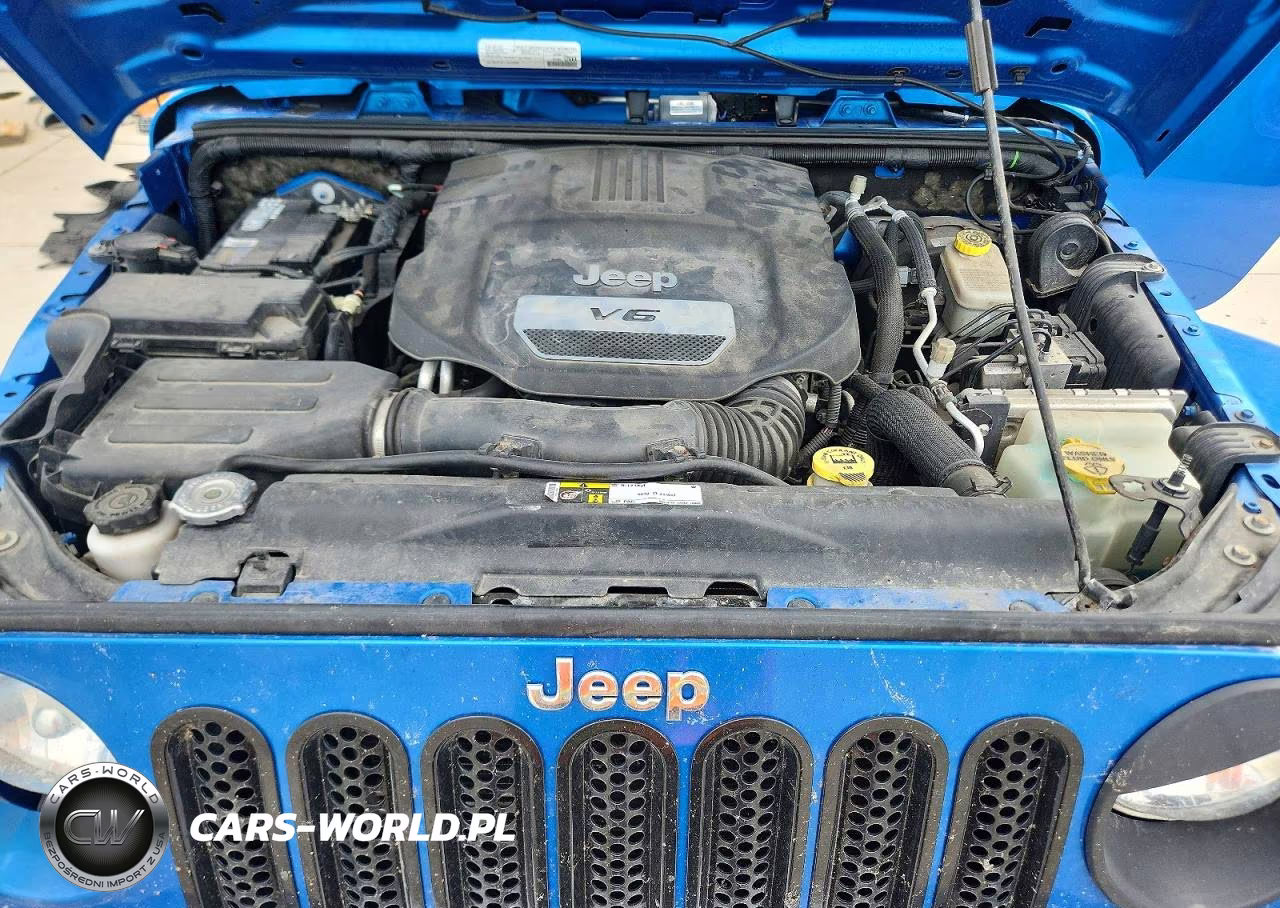 2015 Jeep Wrangler Unlimited Sahara VIN:1C4BJWEG9FL775094 - 12