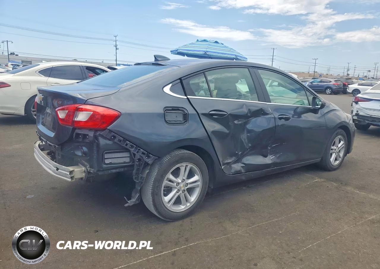2018 Chevrolet Cruze Lt VIN:1G1BE5SM6J7217254 - 3