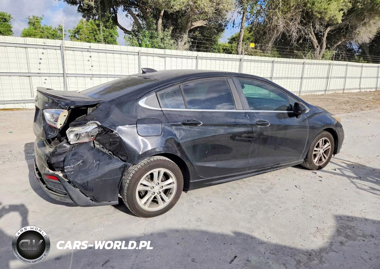 2017 Chevrolet Cruze Lt VIN:1G1BE5SM6H7199607 - 3