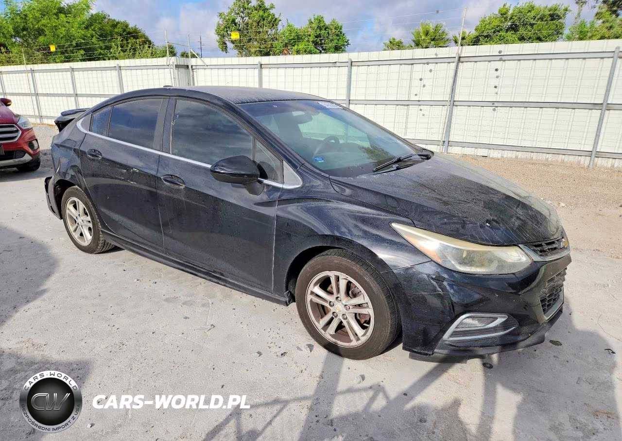 2017 Chevrolet Cruze Lt VIN:1G1BE5SM6H7199607 - 4