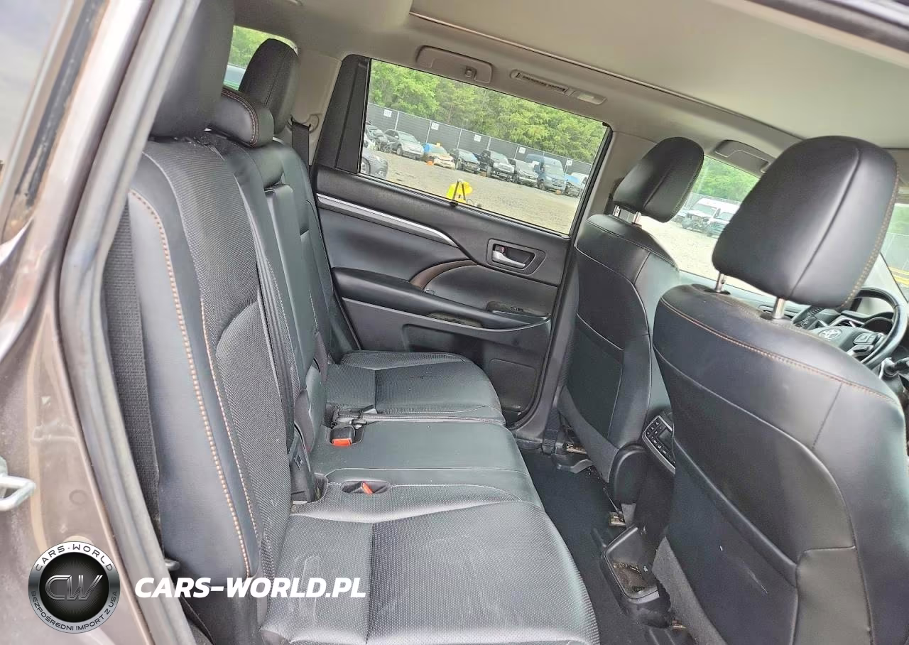 2018 Toyota Highlander Limited Platinum VIN:5TDDZRFH8JS885782 - 11