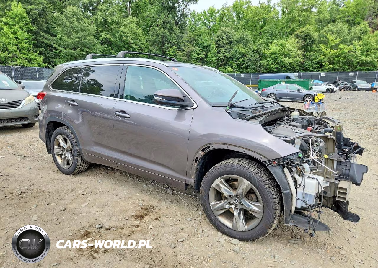 2018 Toyota Highlander Limited Platinum VIN:5TDDZRFH8JS885782 - 4