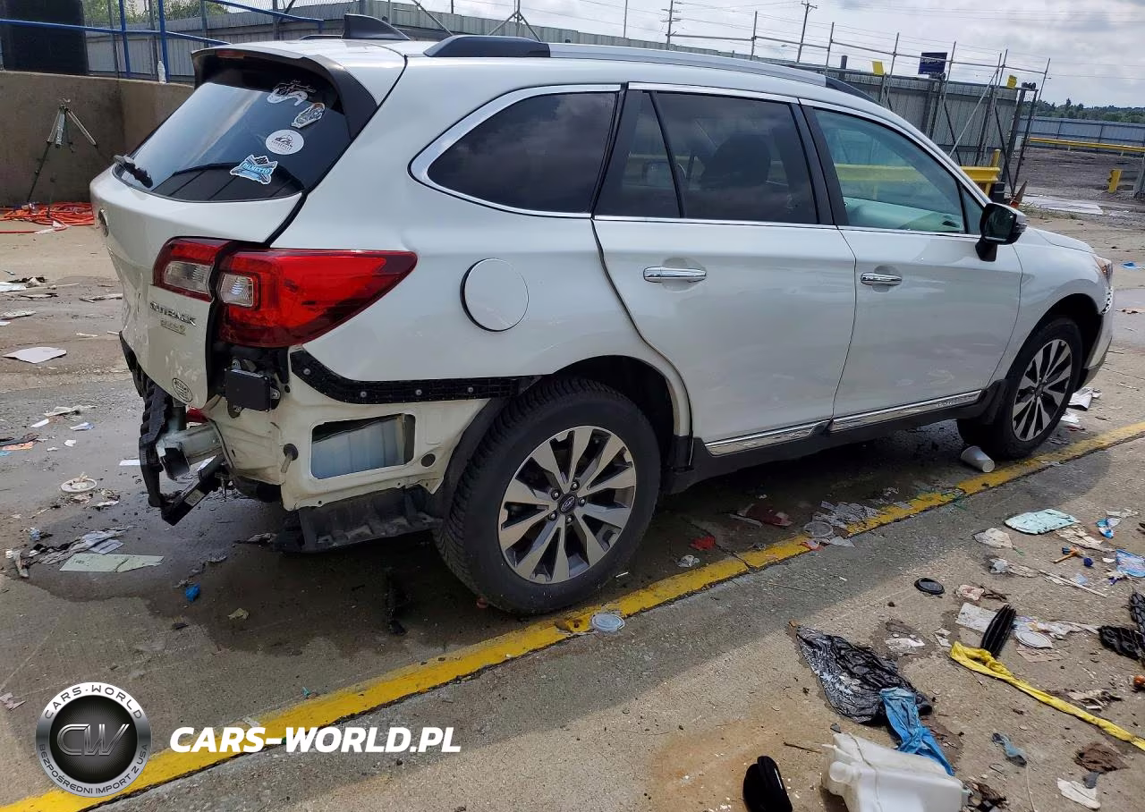 2017 Subaru Outback Touring VIN:4S4BSATC3H3379404 - 3