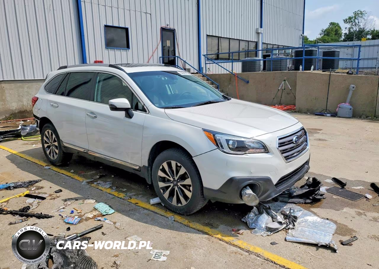 2017 Subaru Outback Touring VIN:4S4BSATC3H3379404 - 4