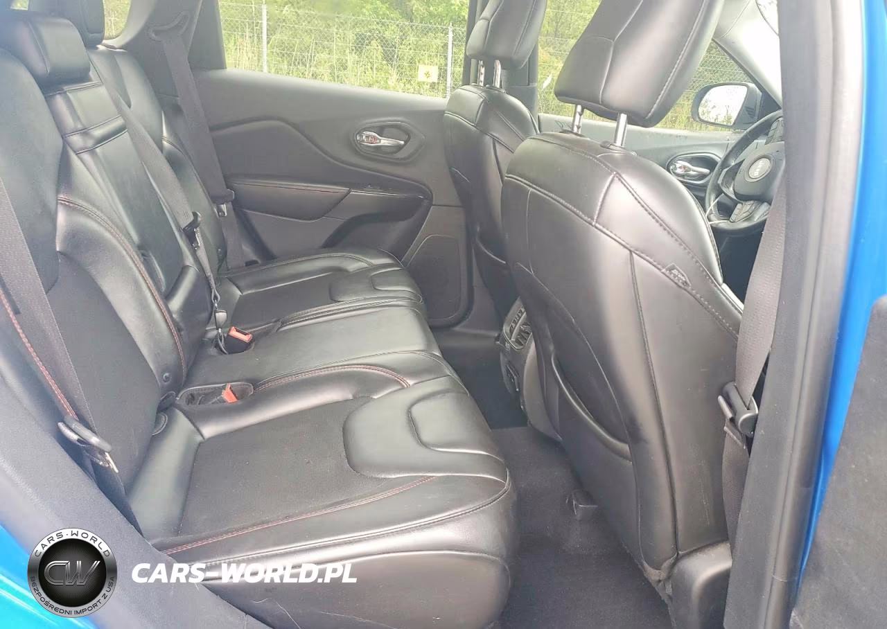 2019 Jeep Cherokee Trailhawk VIN:1C4PJMBX7KD352842 - 11
