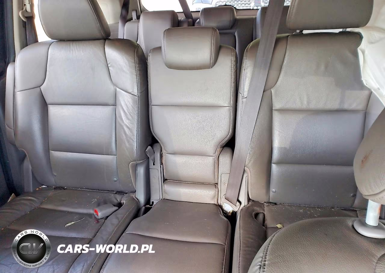 2015 Honda Odyssey Touring VIN:5FNRL5H91FB014353 - 10