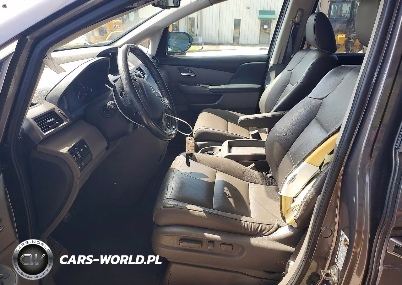 2015 Honda Odyssey Touring VIN:5FNRL5H91FB014353 - 7