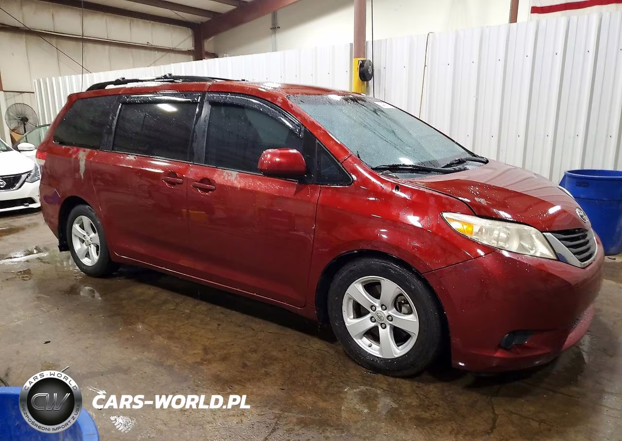 2011 Toyota Sienna Le VIN:5TDKK3DC2BS087750 - 4