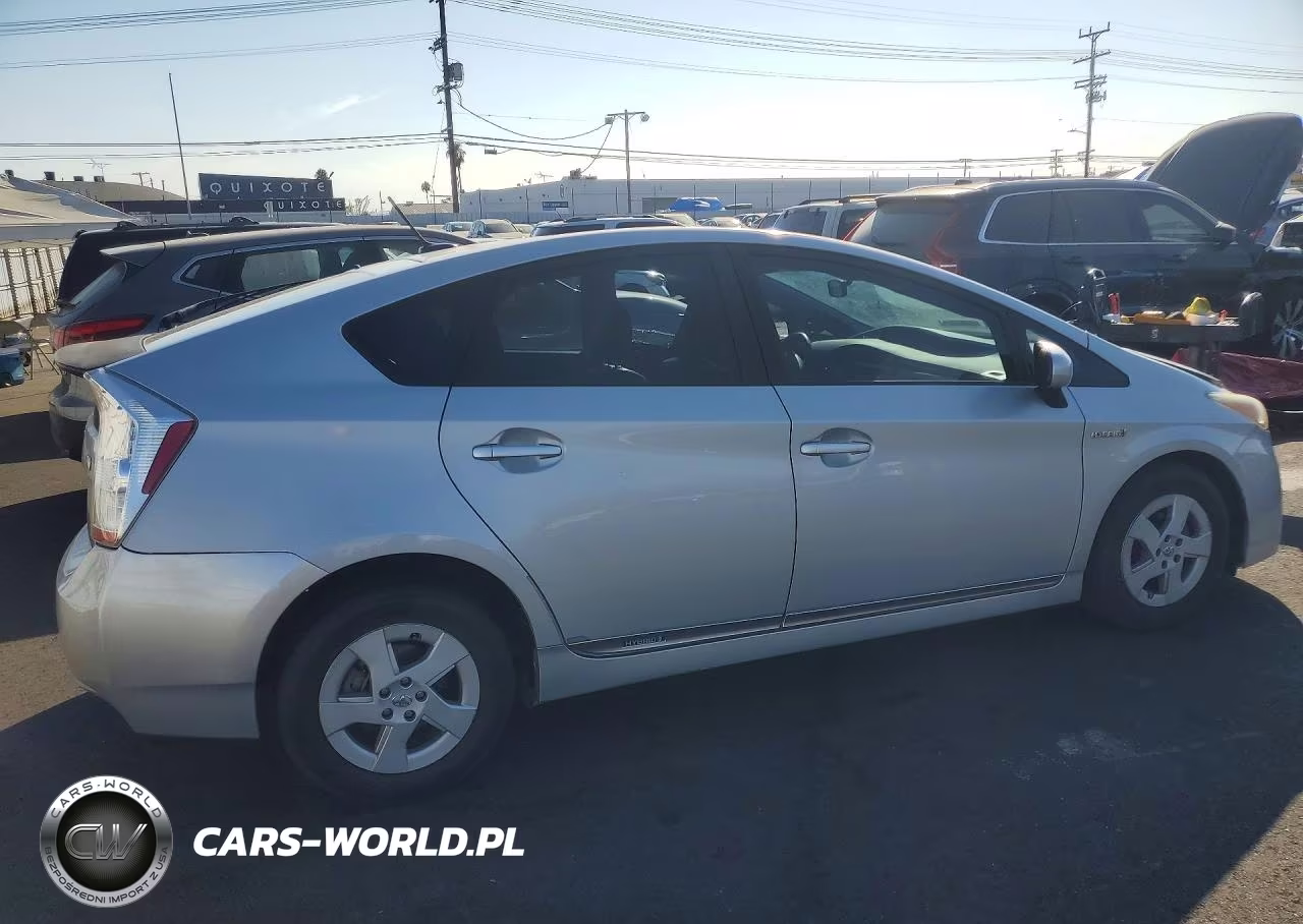 2011 Toyota Prius Three VIN:JTDKN3DU6B0299800 - 3
