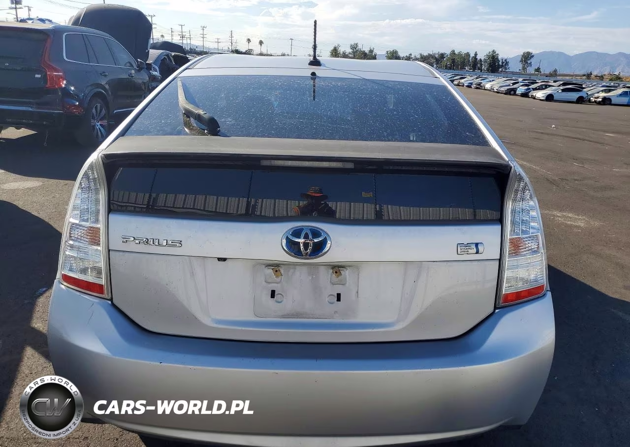 2011 Toyota Prius Three VIN:JTDKN3DU6B0299800 - 6