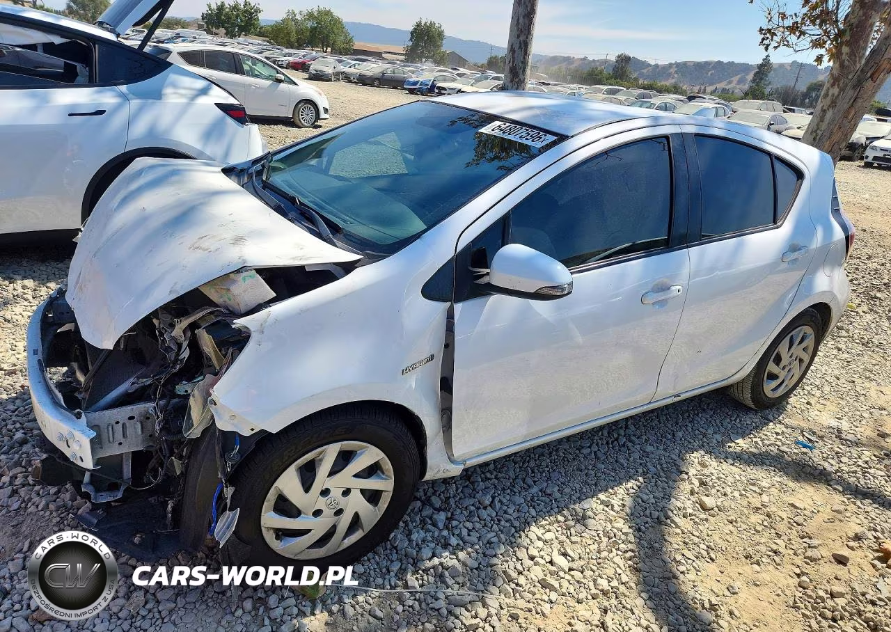2015 Toyota Prius C One – zdjęcie 1 z 13