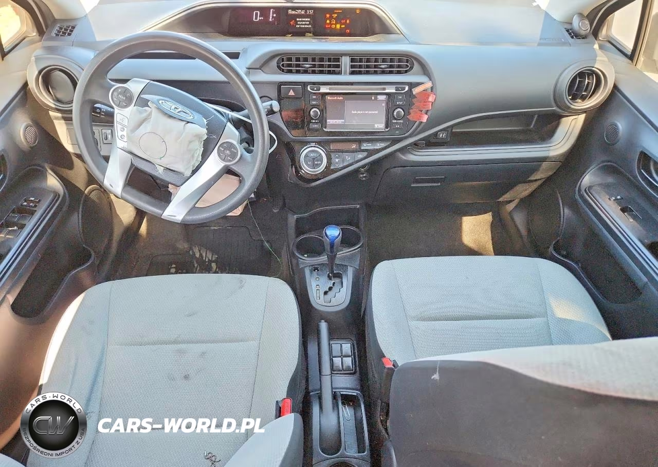 2015 Toyota Prius C One VIN:JTDKDTB34F1578014 - 8
