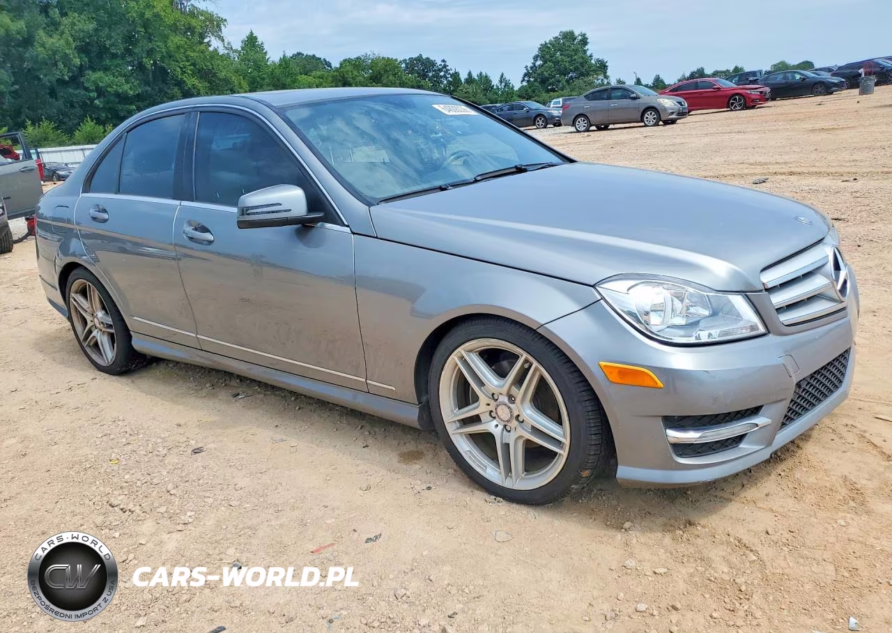 2013 Mercedes-Benz C 250 VIN:WDDGF4HB9DR243873 - 4