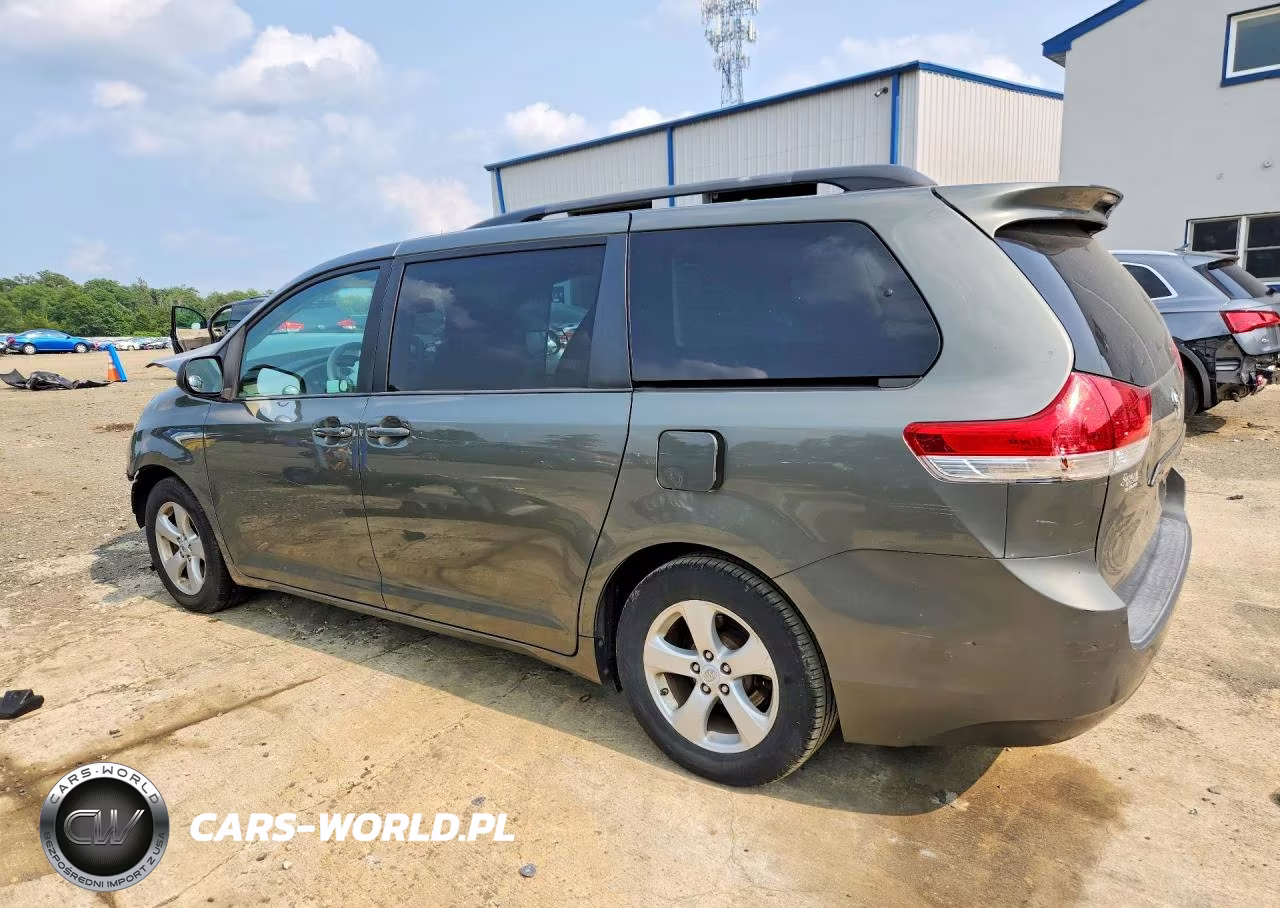 2011 Toyota Sienna Le VIN:5TDKK3DC5BS034623 - 2