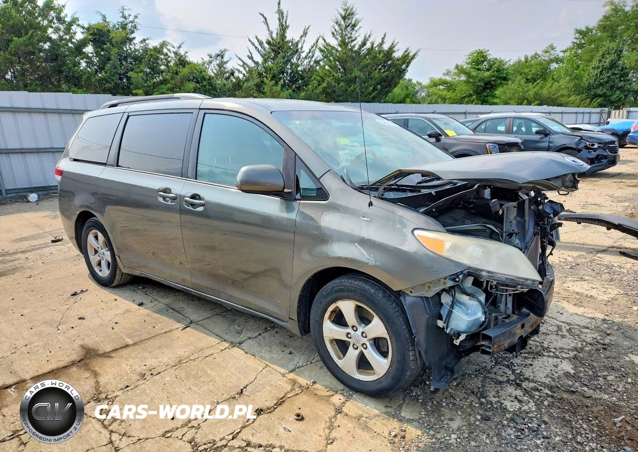 2011 Toyota Sienna Le VIN:5TDKK3DC5BS034623 - 4