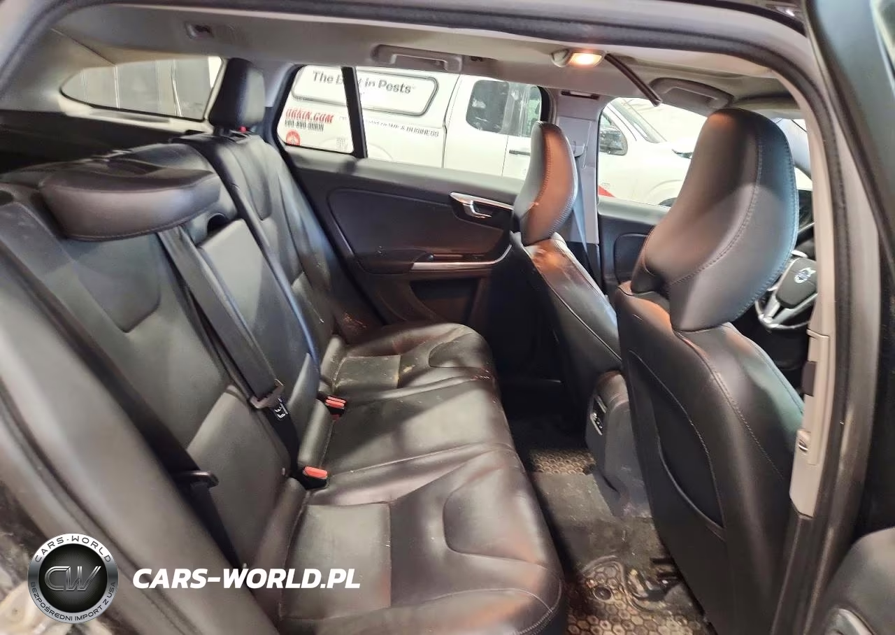 2016 Volvo V60 T5 Platinum VIN:YV140MEM0G1307400 - 11