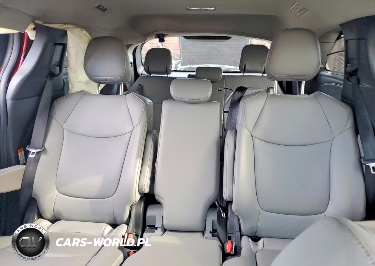 2026 Toyota Sienna Xle 8-Passenger VIN:5TDYRKECXTS305305 - 10