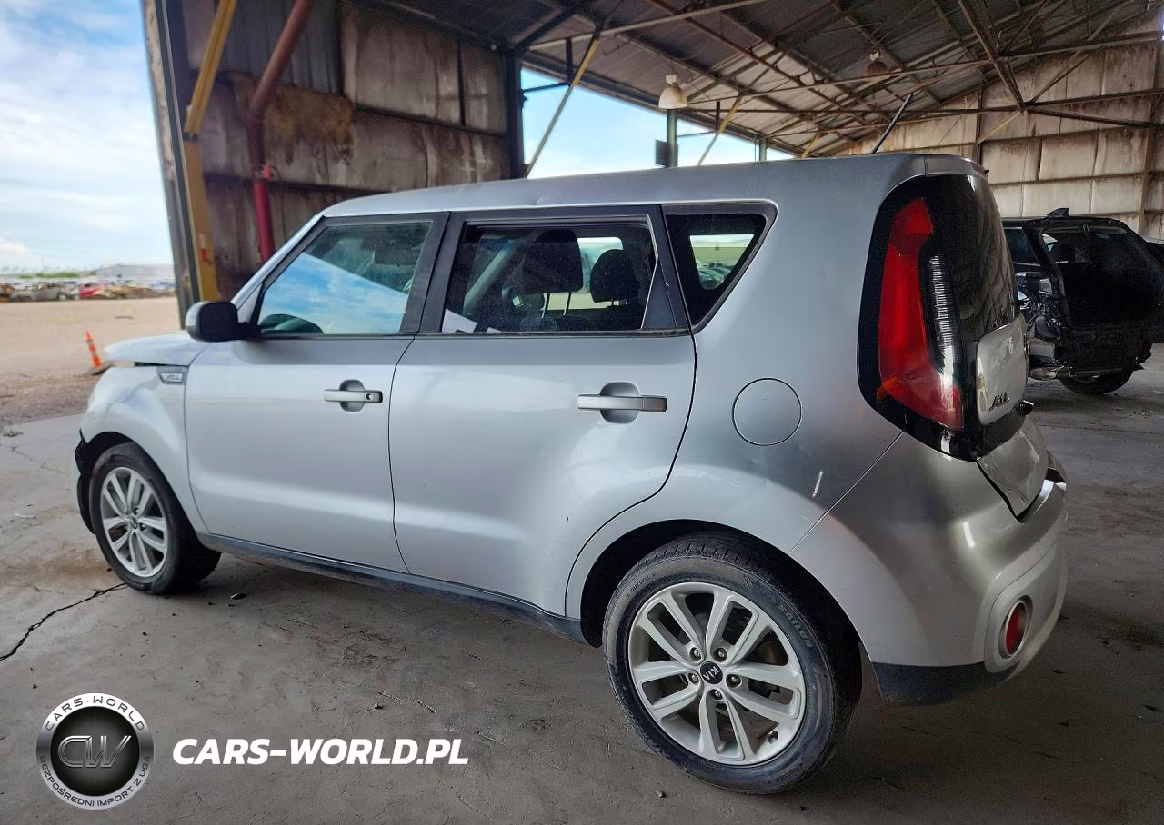 2019 Kia Soul + VIN:KNDJP3A52K7656173 - 2