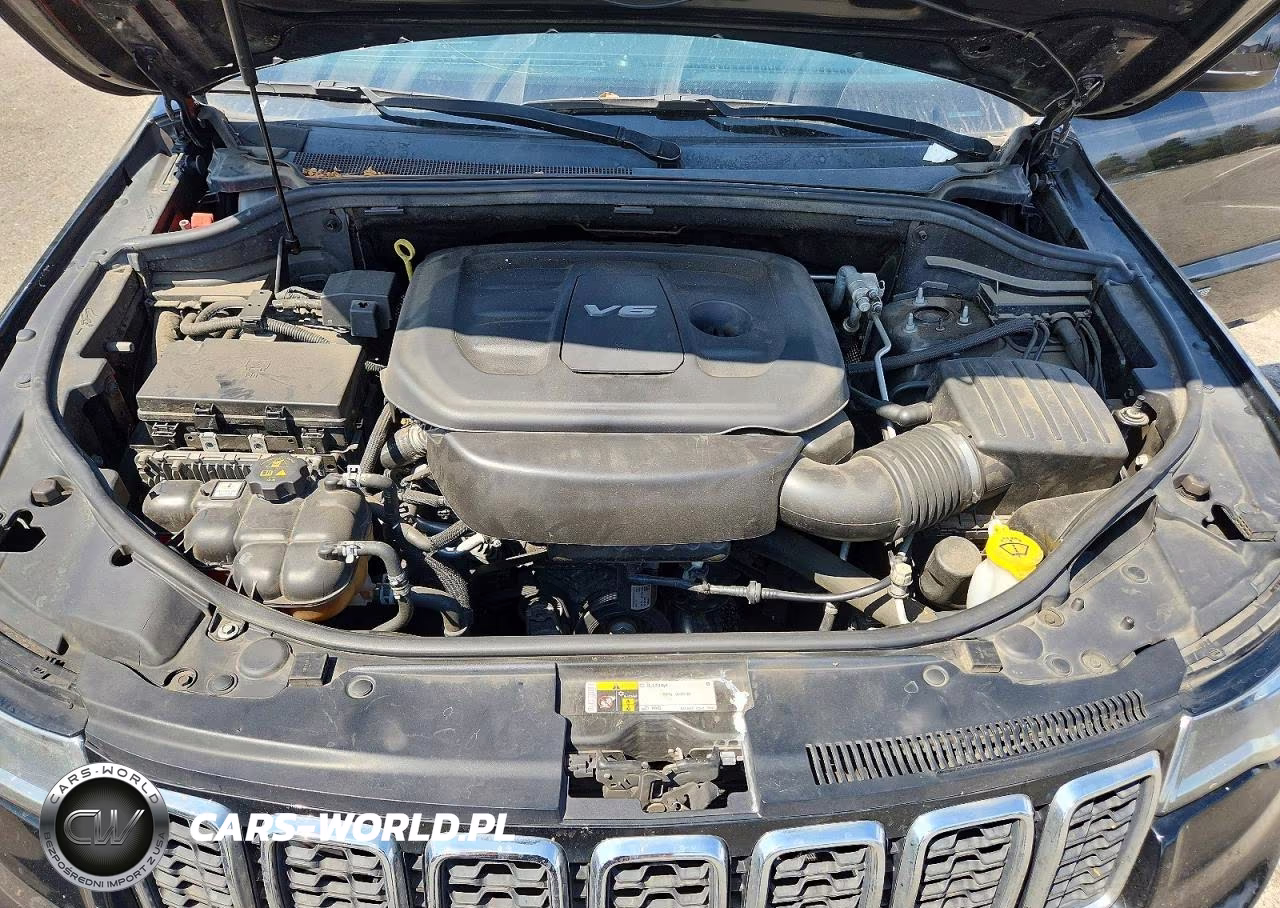 2018 Jeep Grand Cherokee Laredo VIN:1C4RJEAG6JC480042 - 11