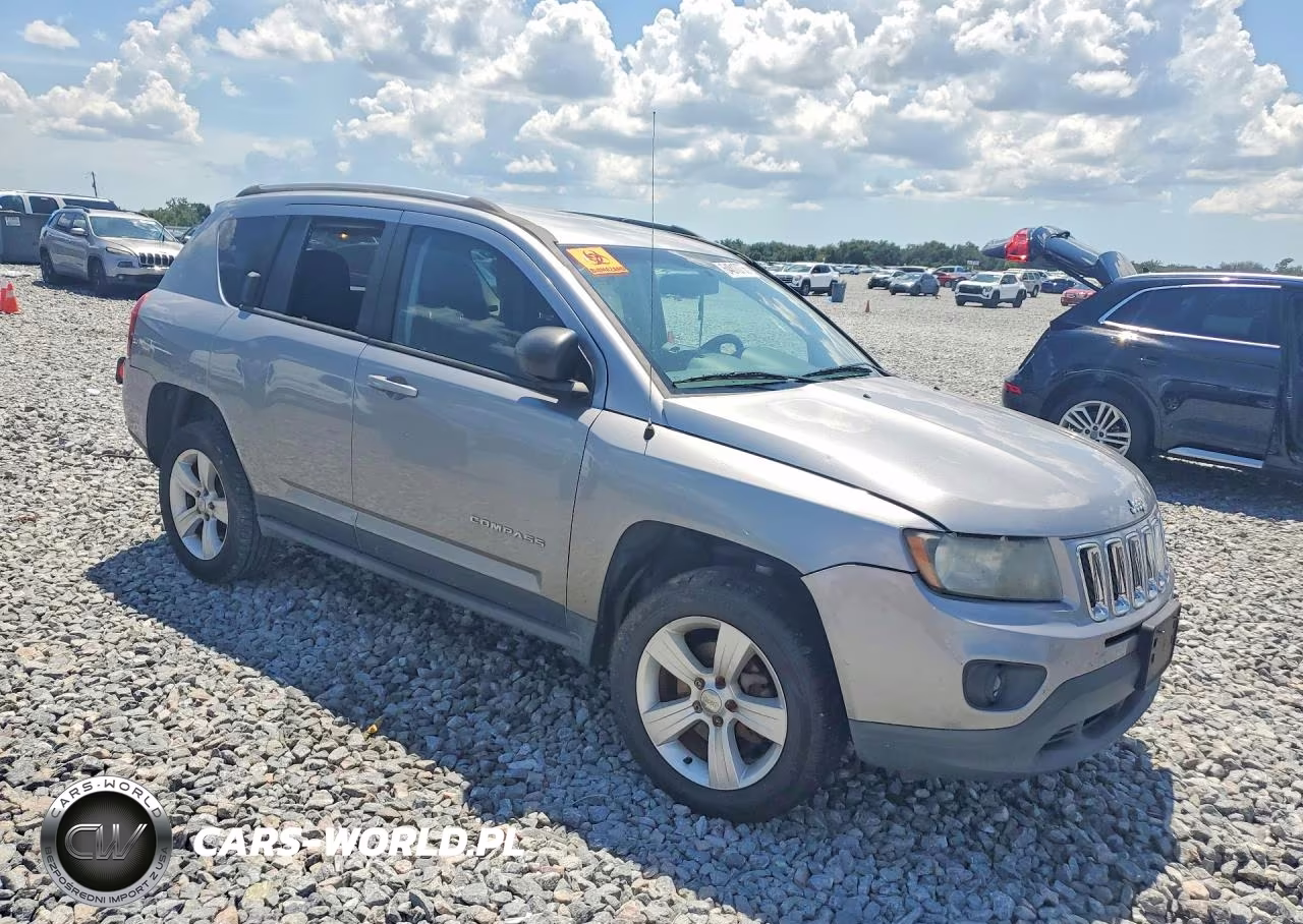 2016 Jeep Compass Sport VIN:1C4NJCBA9GD641273 - 4