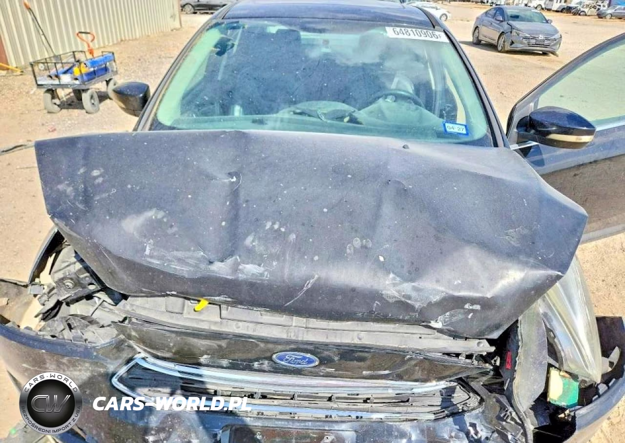 2018 Ford Focus Titanium VIN:1FADP3J20JL271807 - 11