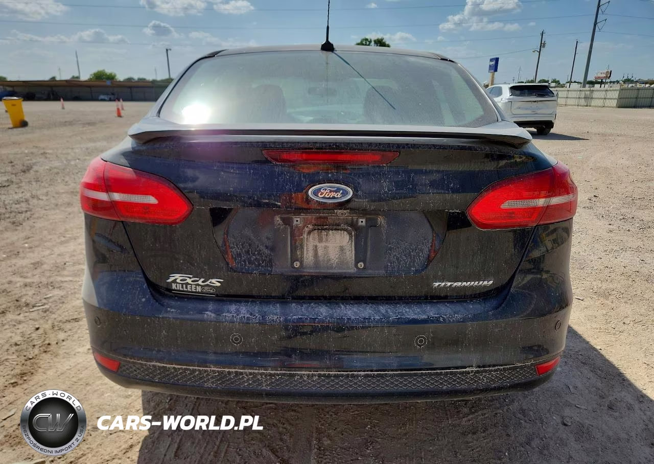 2018 Ford Focus Titanium VIN:1FADP3J20JL271807 - 6