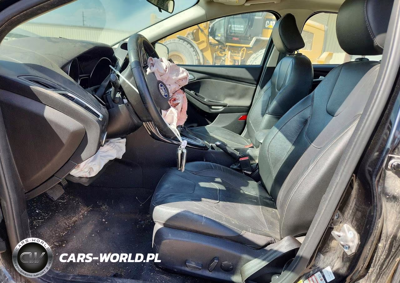 2018 Ford Focus Titanium VIN:1FADP3J20JL271807 - 7