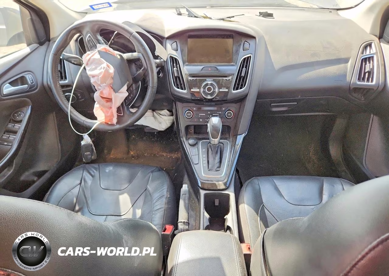 2018 Ford Focus Titanium VIN:1FADP3J20JL271807 - 8