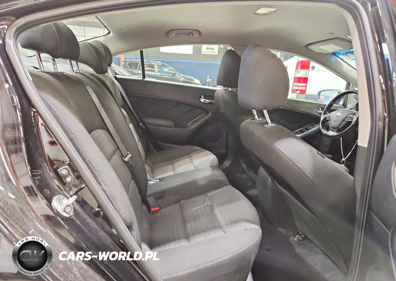 2018 Kia Forte S VIN:3KPFL4A77JE198203 - 10