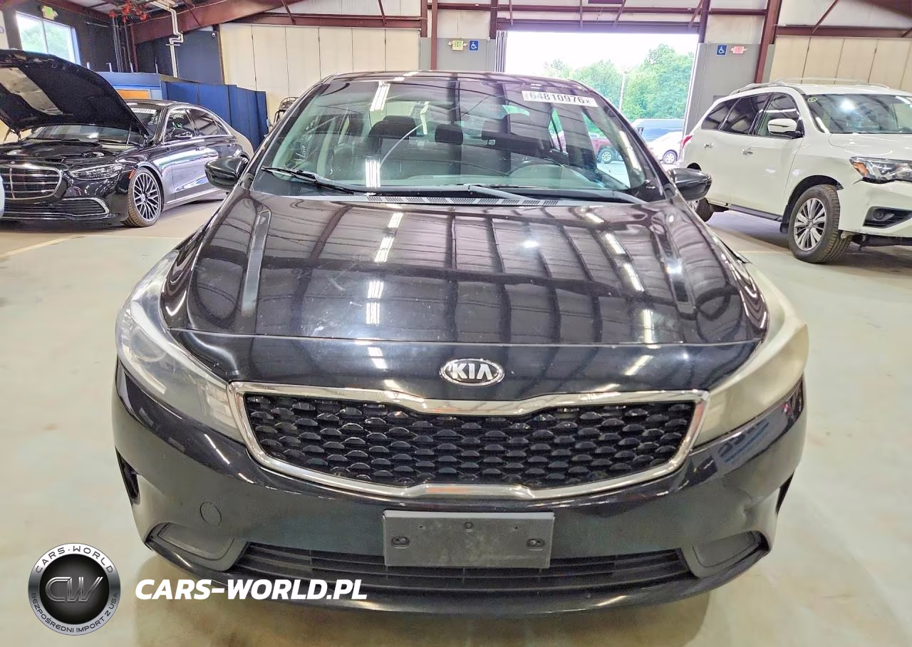 2018 Kia Forte S VIN:3KPFL4A77JE198203 - 5