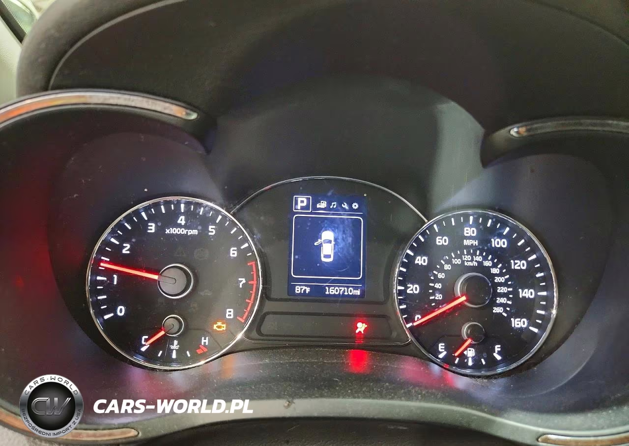 2018 Kia Forte S VIN:3KPFL4A77JE198203 - 9