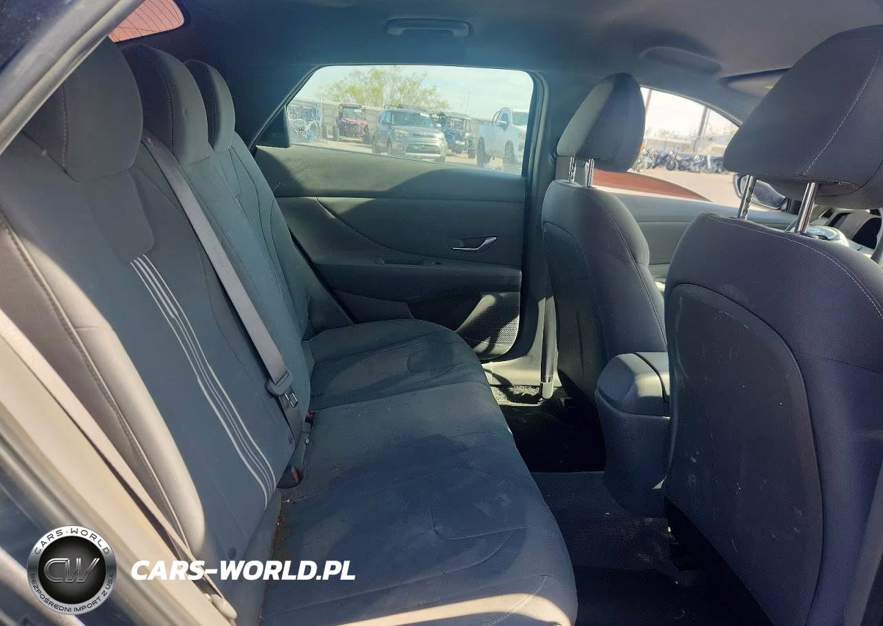 2023 Hyundai Elantra Sel VIN:5NPLM4AG2PH108976 - 10