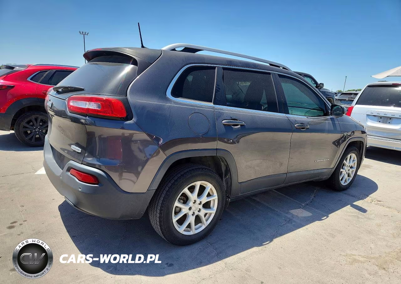 2017 Jeep Cherokee Latitude VIN:1C4PJLCB9HW653042 - 3