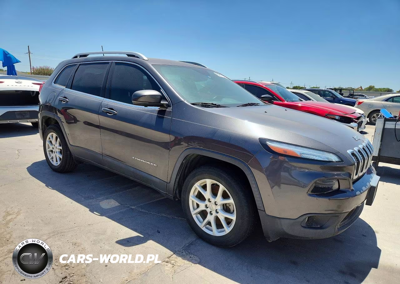 2017 Jeep Cherokee Latitude VIN:1C4PJLCB9HW653042 - 4