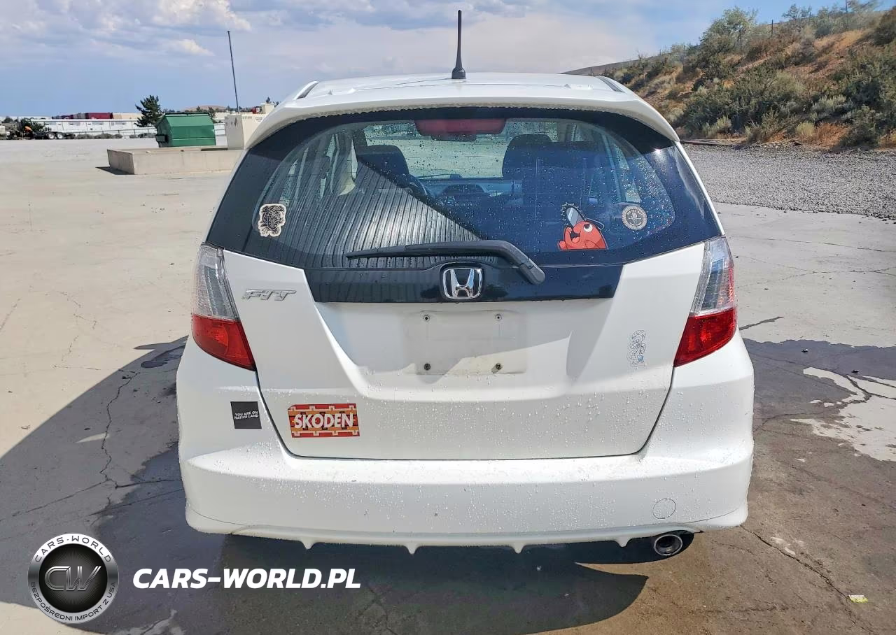2013 Honda Fit Sport VIN:JHMGE8H5XDC020807 - 6