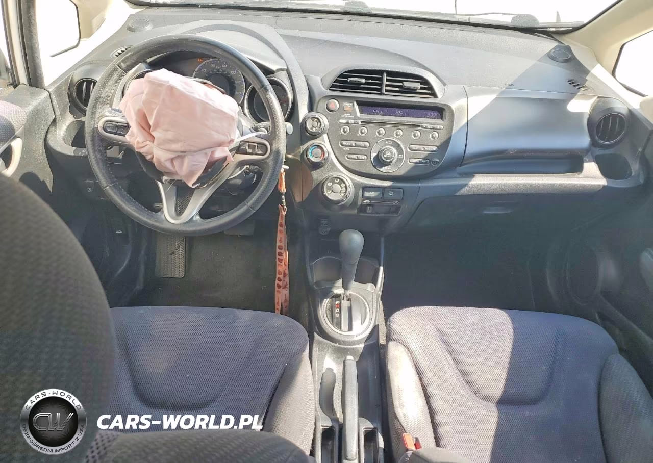 2013 Honda Fit Sport VIN:JHMGE8H5XDC020807 - 8