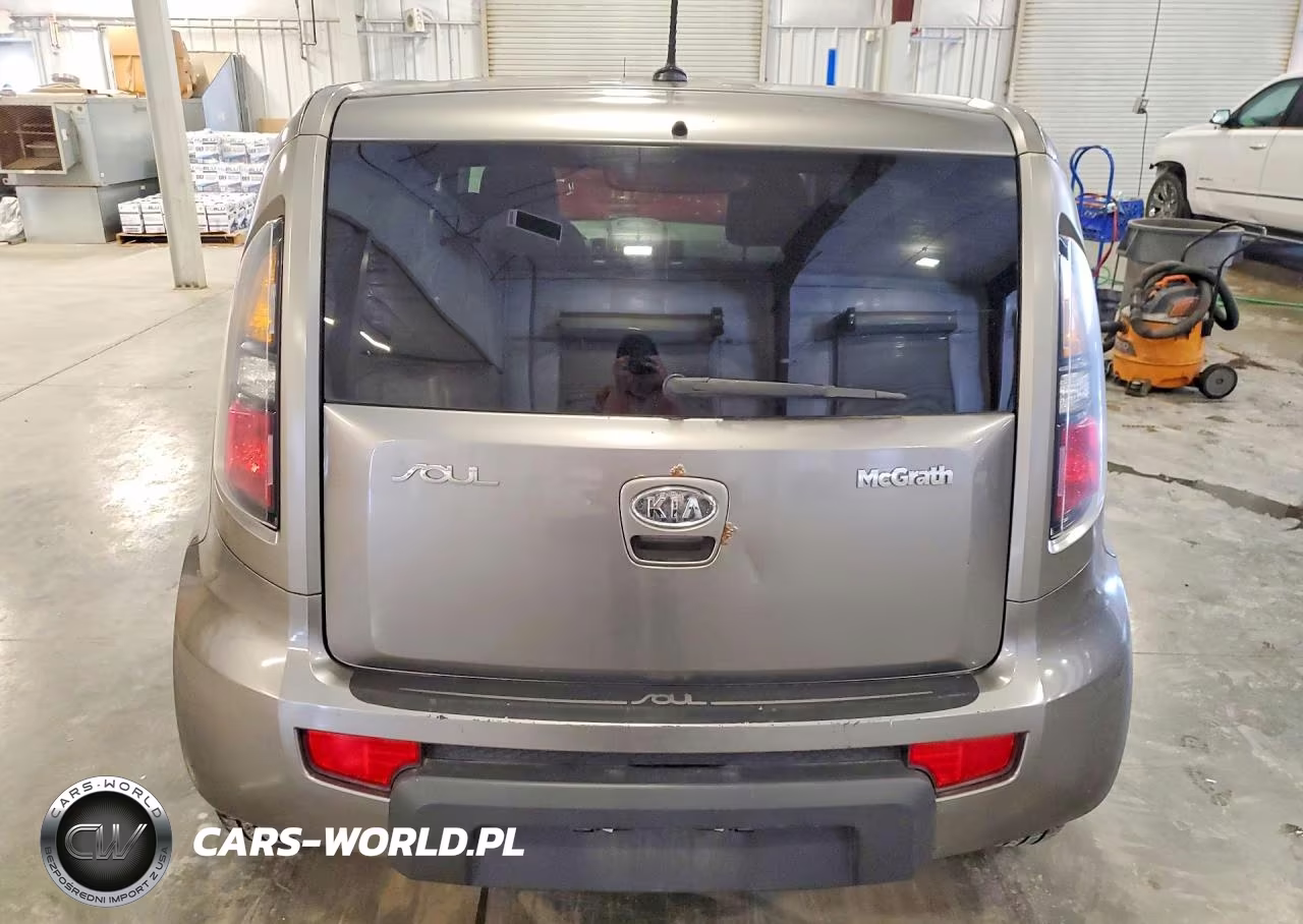 2011 Kia Soul + VIN:KNDJT2A29B7331967 - 6