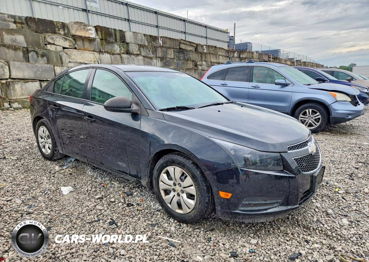 2014 Chevrolet Cruze Ls VIN:1G1PA5SH0E7123011 - 4