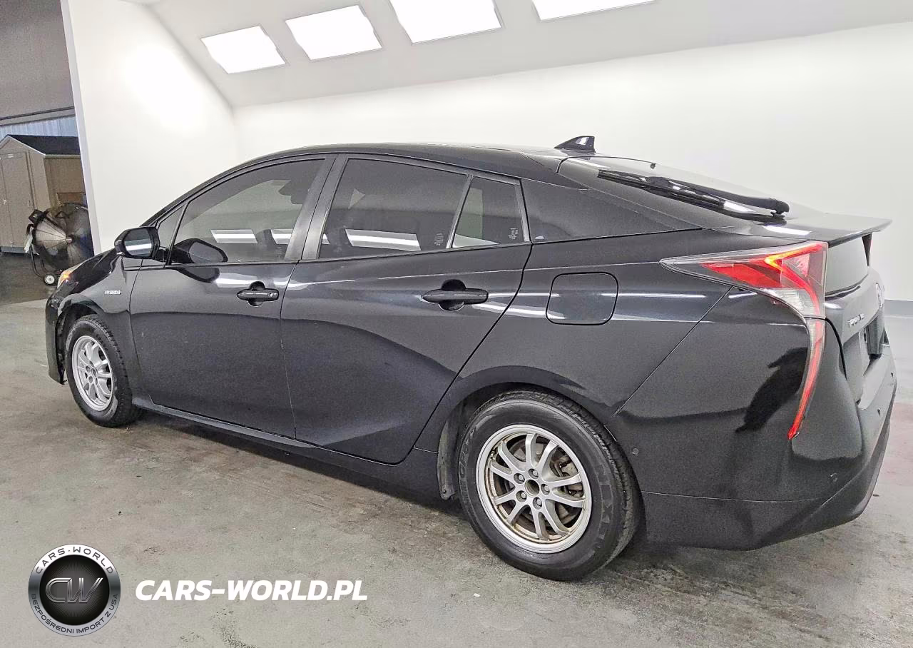 2018 Toyota Prius Two VIN:JTDKBRFU8J3583130 - 2