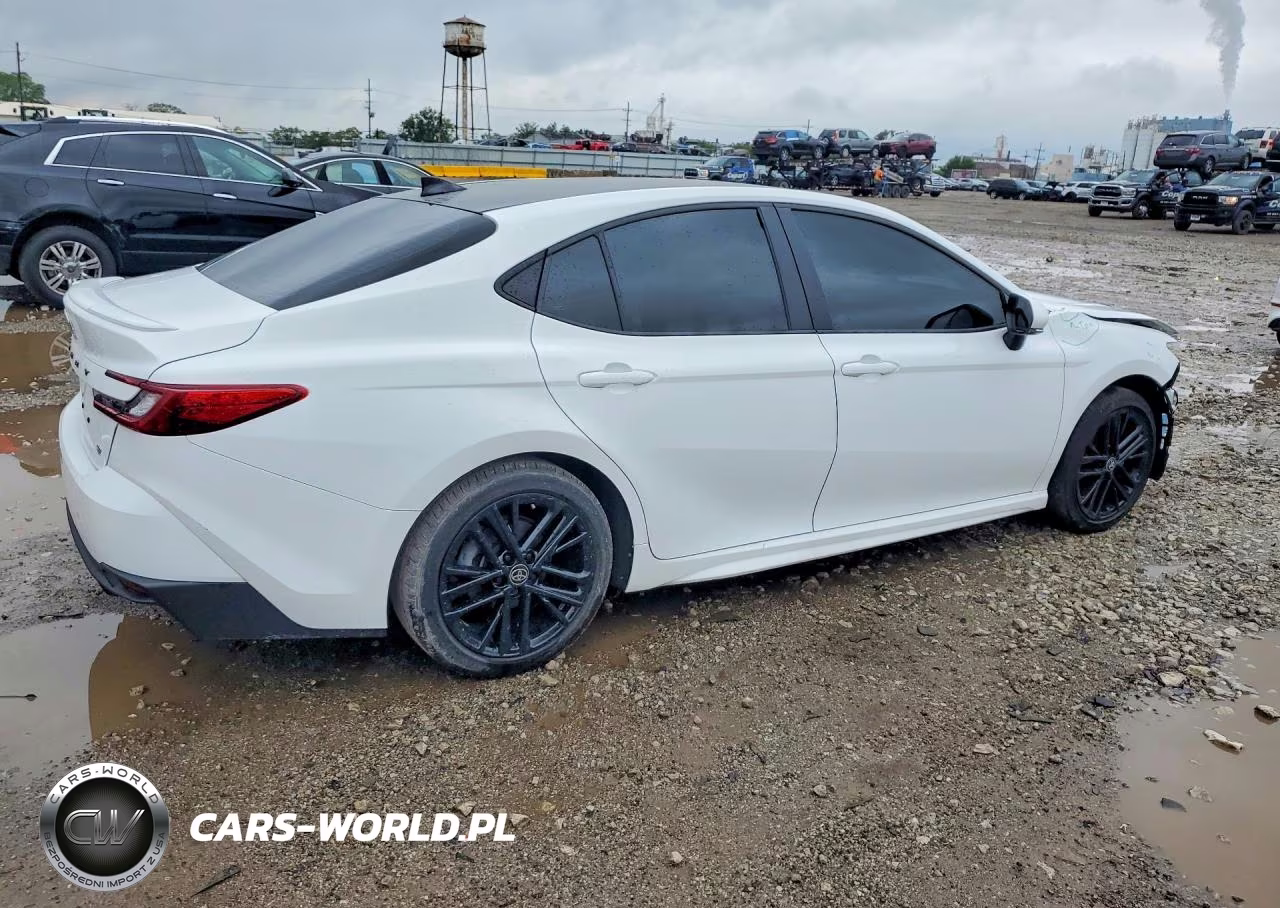 2025 Toyota Camry Se VIN:4T1DAACK0SU610666 - 3