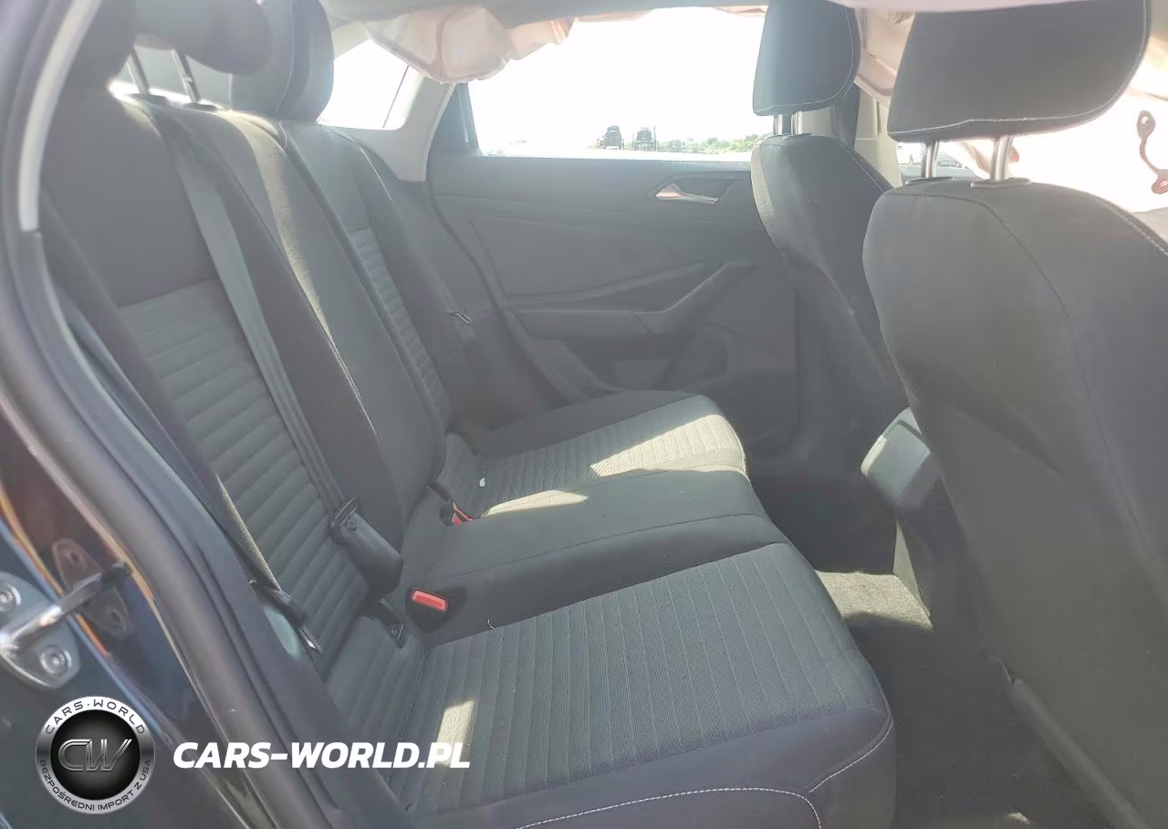 2025 Volkswagen Jetta S VIN:3VW5X7BU6SM077592 - 10