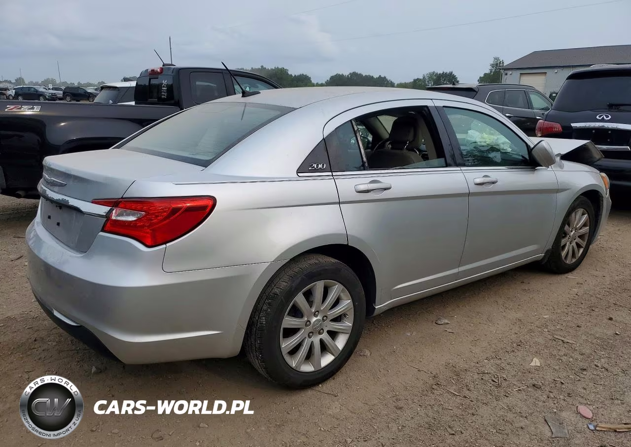 2012 Chrysler 200 Touring VIN:1C3CCBBB3CN152199 - 3