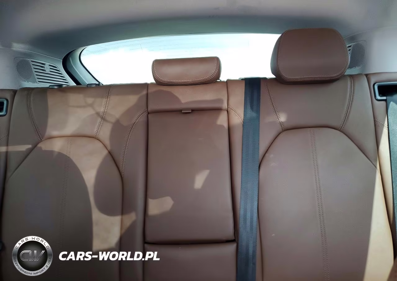 2020 Alfa Romeo Stelvio VIN:ZASPAJAN8L7C95007 - 10