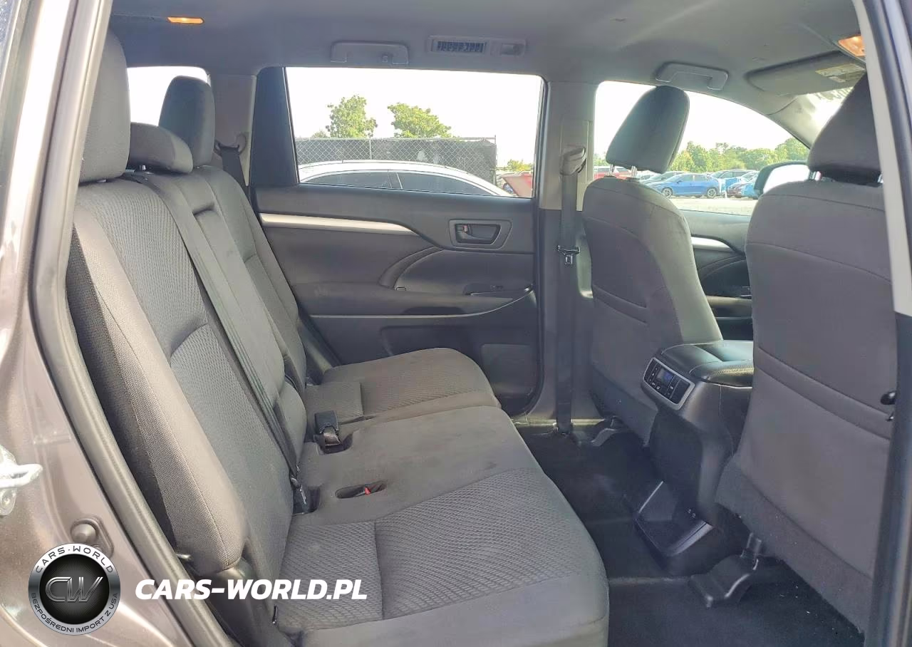 2019 Toyota Highlander Le VIN:5TDZARFHXKS060857 - 11
