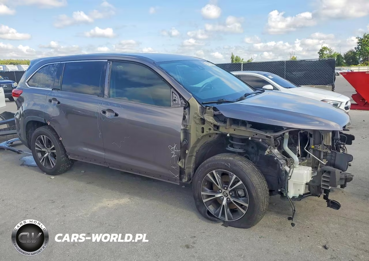 2019 Toyota Highlander Le VIN:5TDZARFHXKS060857 - 4